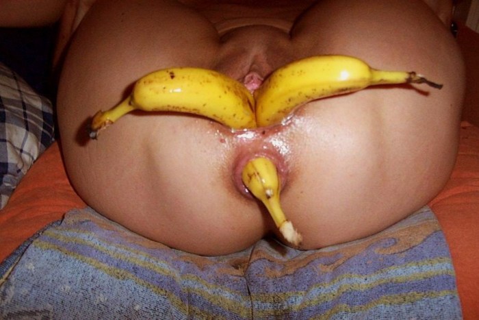 Put an apple in the ass