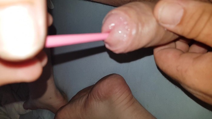 Shemale masturbation urethra