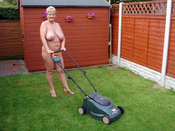 Naked women work in the country