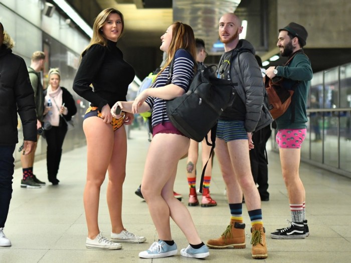 Flashmob in the subway without pants in Moscow 2017