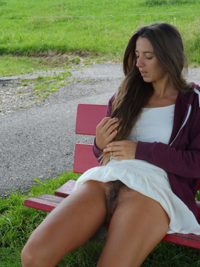 Hairy pubis under the skirt