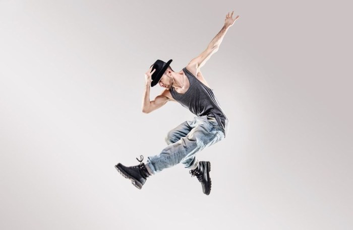 Guy dancer hip