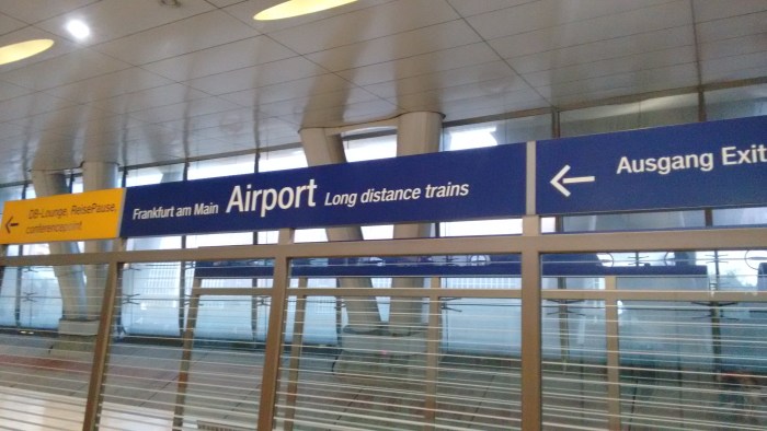 Frankfurt on Mine getting baggage