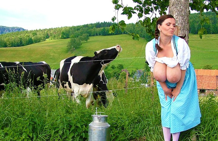 Waiter with big tits