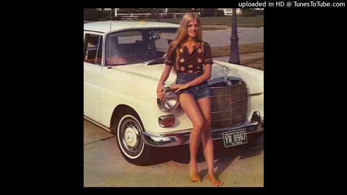Retro girls and cars of the 80s