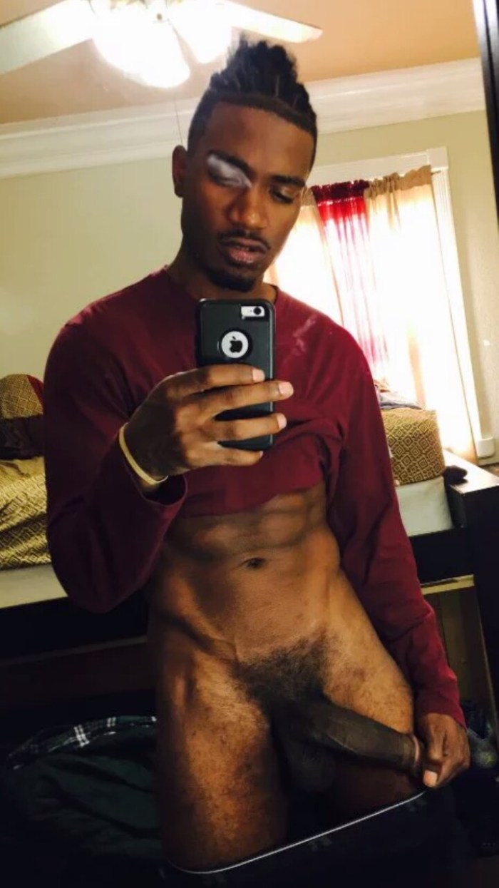 Cuttled men's selfie member