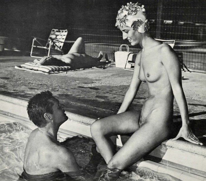 Retro naked daughters and mothers