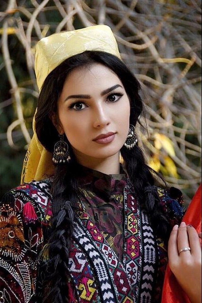 Model Nodira Mazitov