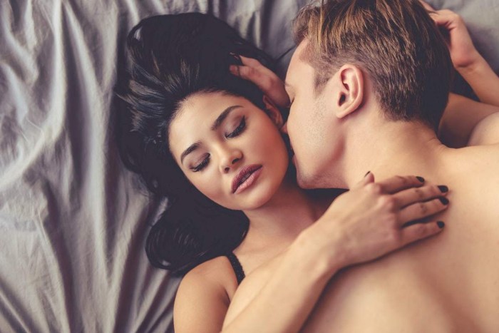 Caresses of men and women
