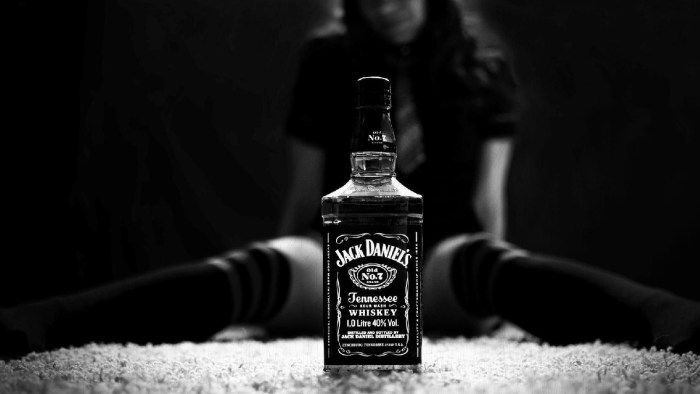 Whiskey Jack Daniels White