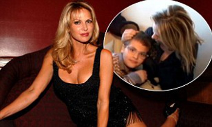 Actress Savanna Samson. Erotica
