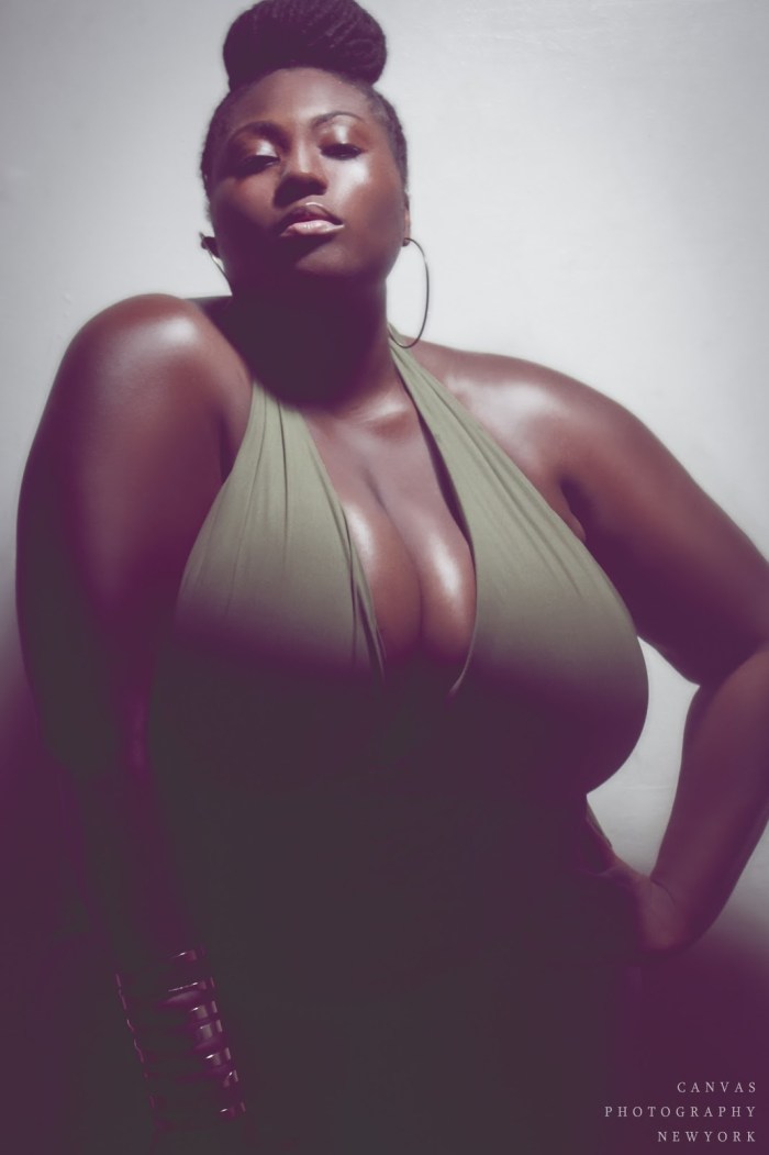 Model Plus Saiz Naomi Banks