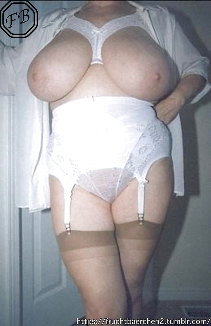 Women in shorts and pantalons
