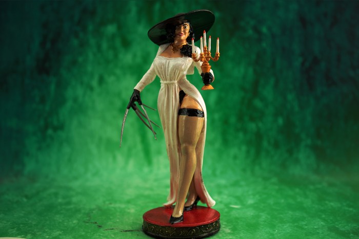 Figure of Lady Dimitrescu