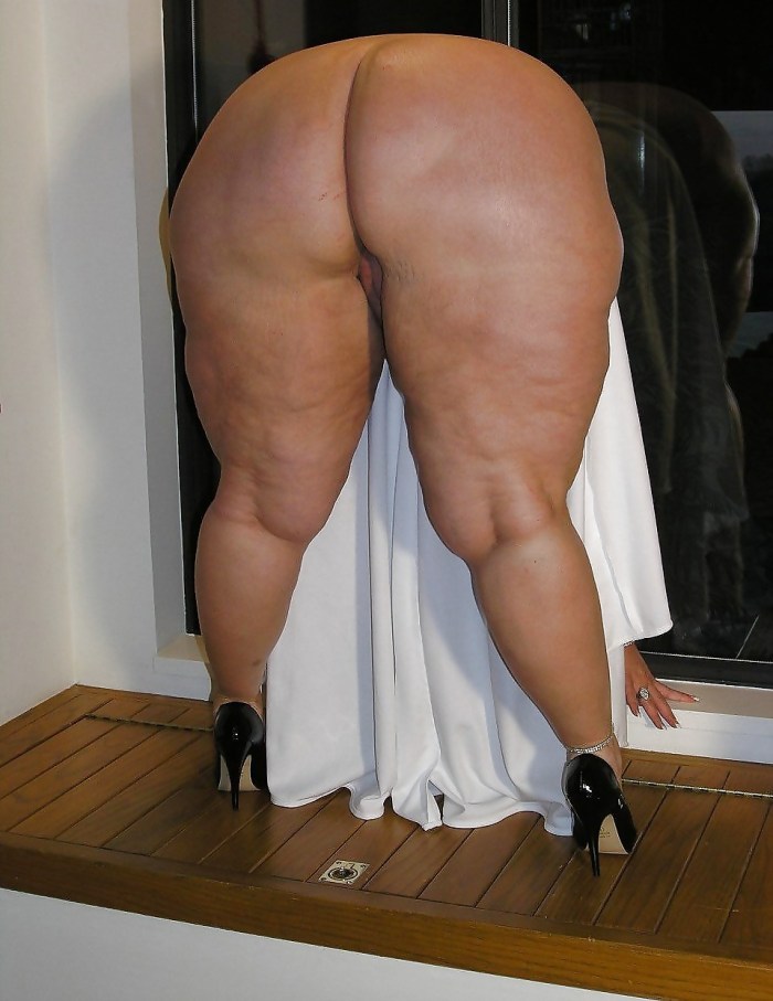 Robust BBW Legs huge thighs, anus