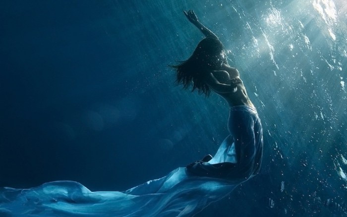 Girl under water