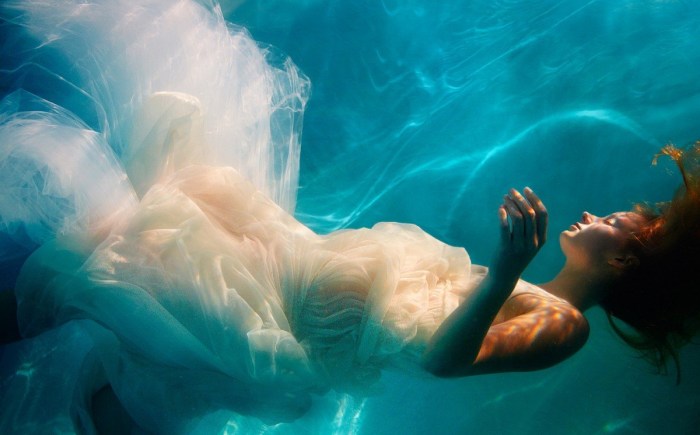 Photoshoot underwater