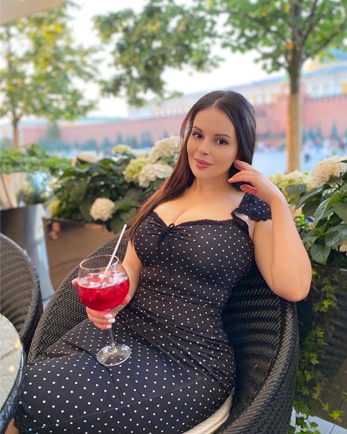 Onlifans Eliza Simonyan