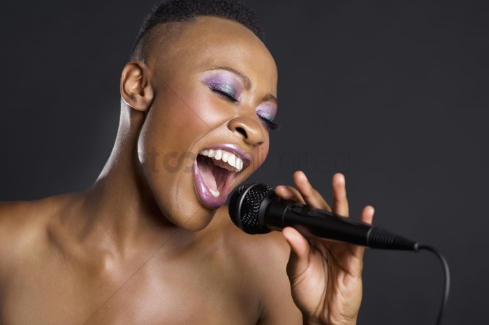 The French singer is dark -skinned