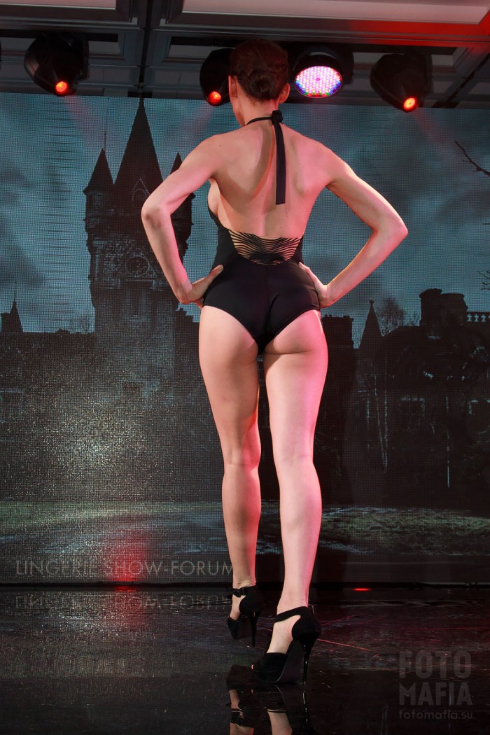 Photomafia show erotic linen