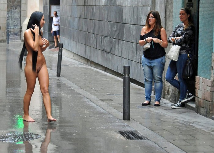 Nicole Vice Walking Naked Down The Streets