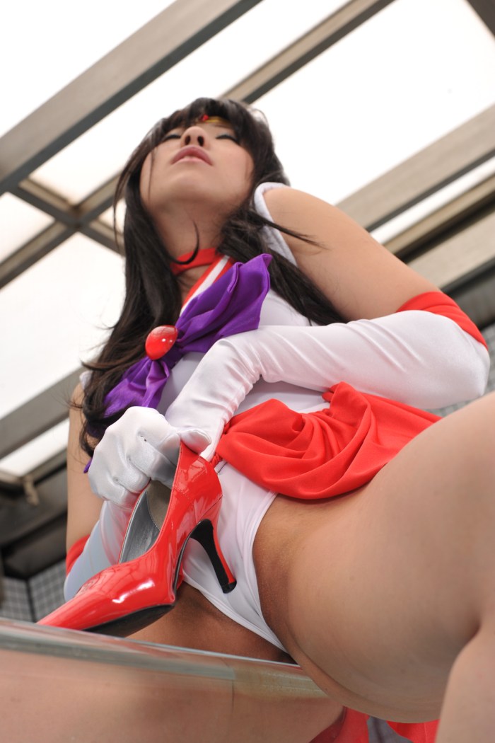 Naked Japanese cosplayers cancer