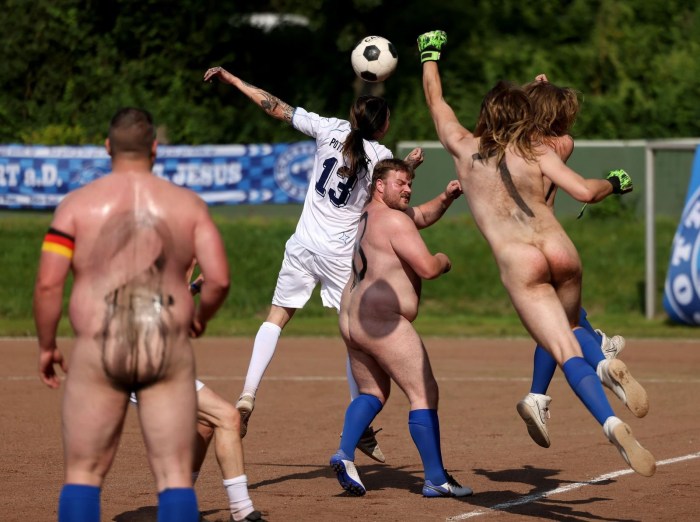 A sports girl sucks