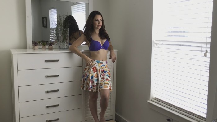 Competition for unfastening bras