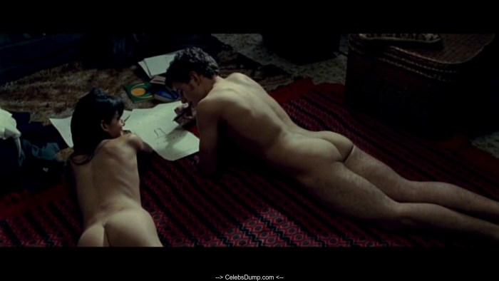 Three meters above the sky Scene of love