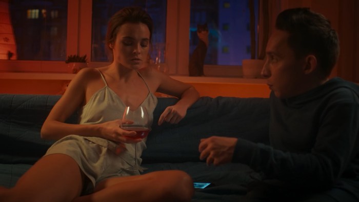 Angelina Strechin in the series knee
