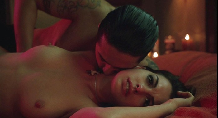 Anne Hathaway Erotic scenes