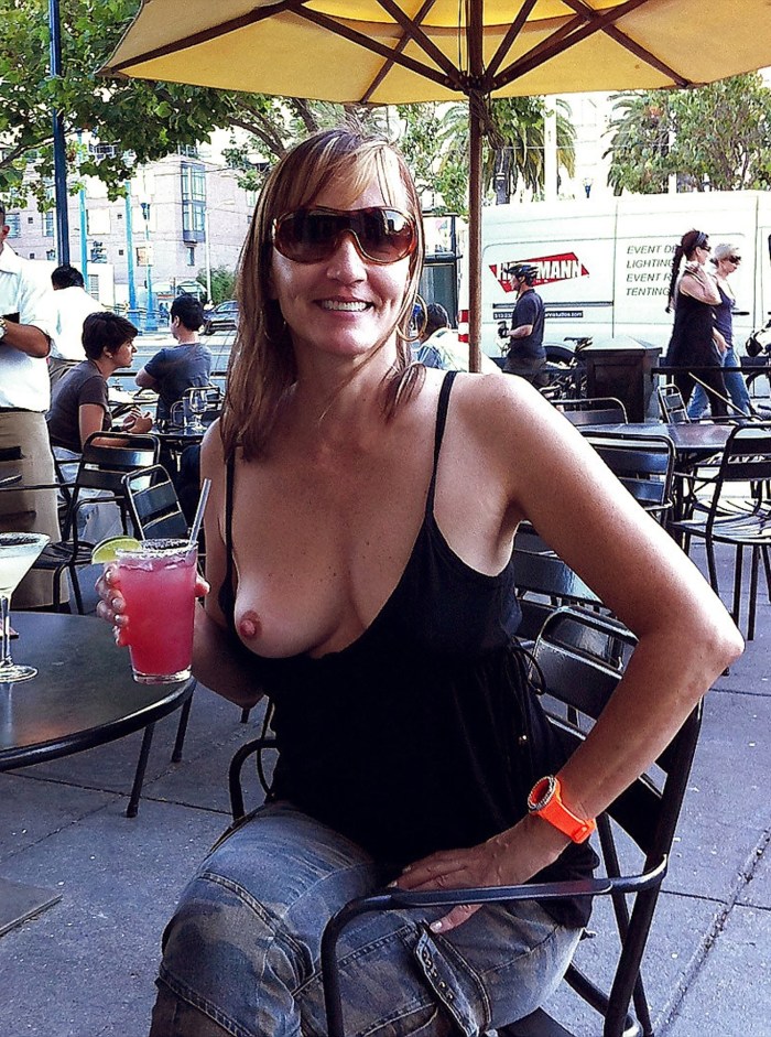 Grandma Flashhers Pussy without panties