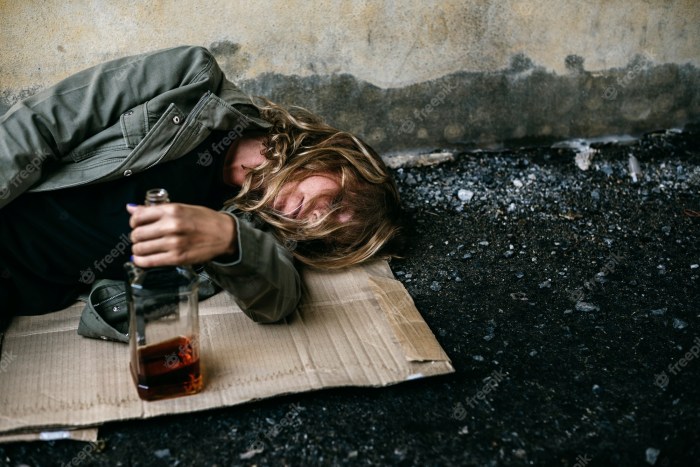 Amateur, Russian, Outdoor, Homeless, Homeless Teen, Old Man, Outdoors, Teen Fucks