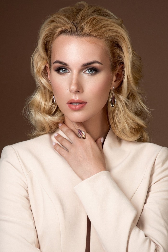 Actress Alina Zasobina