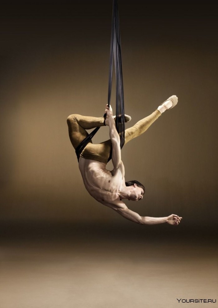 Air acrobatics on canvases
