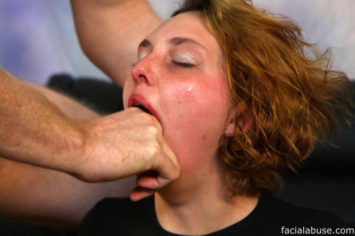 Baby Goth Is Getting Her Throat Destroyed