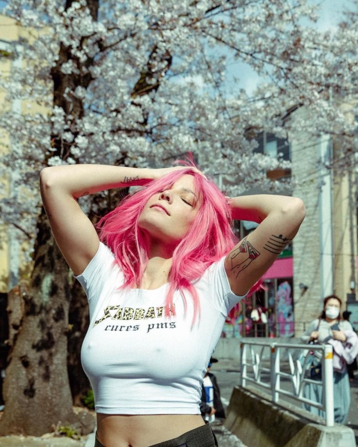 Girl with pink hair sexy