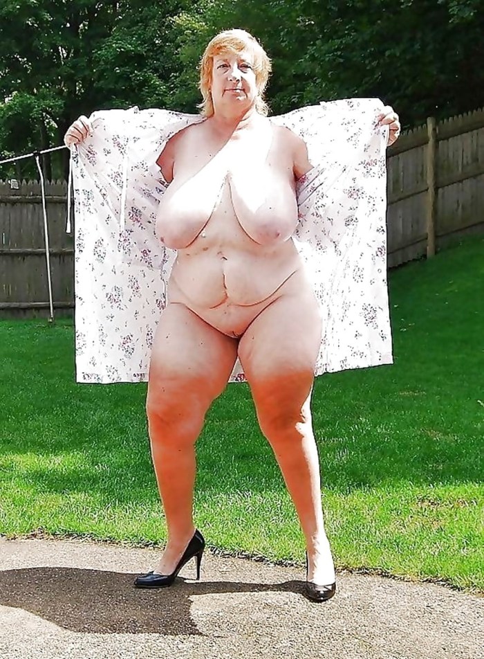 Old naked with big hips