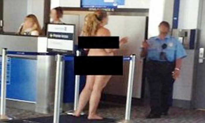 CFNM club for a couple where entrance to guys naked