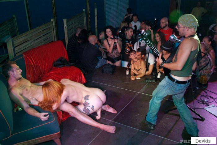 Sucked on a rock concert