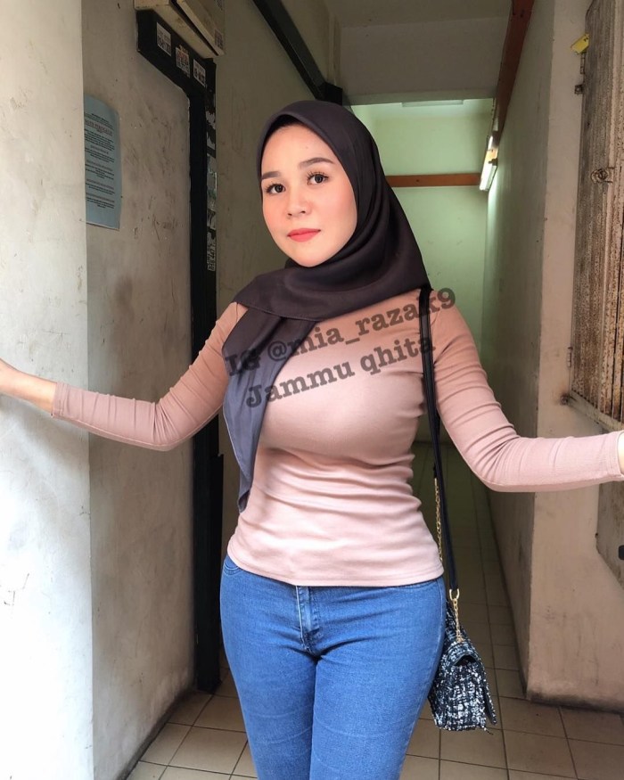 Nipples of Muslim girls