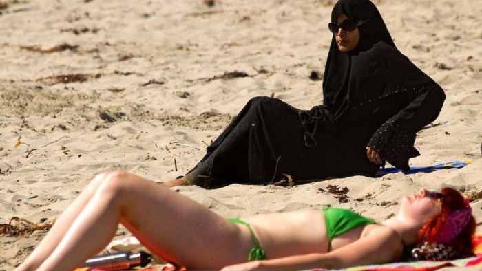 Naked Muslim women