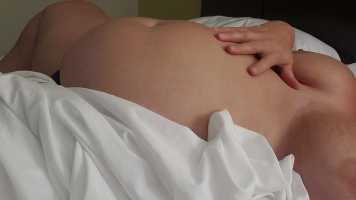 Pregnant Belly Rub