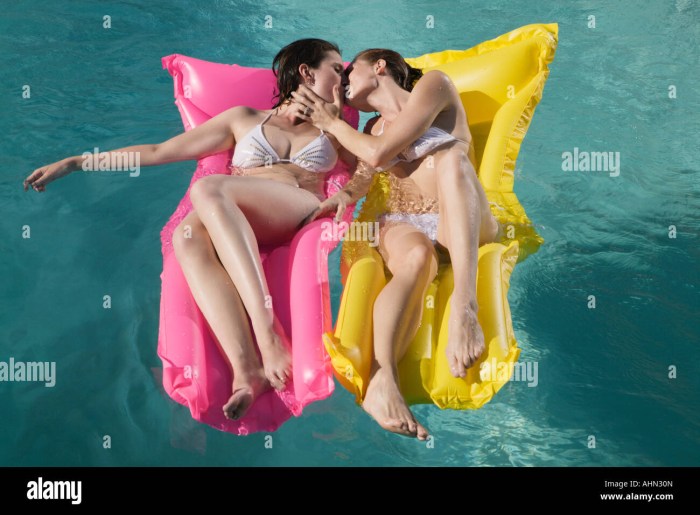 Kiss under water