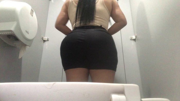 Milfy City Linda Kiss