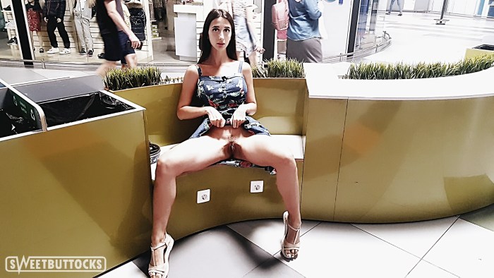 Girls exhibitionists