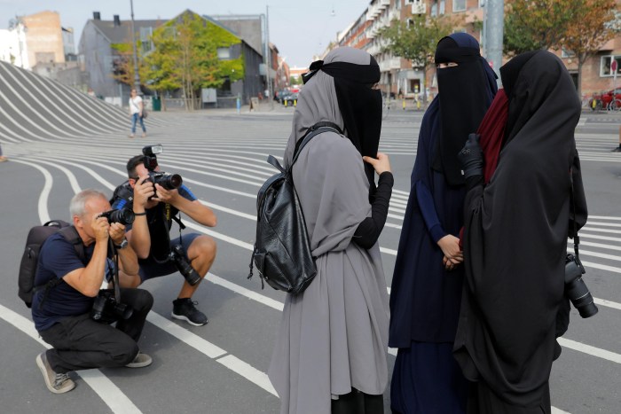 Nikab Afghan