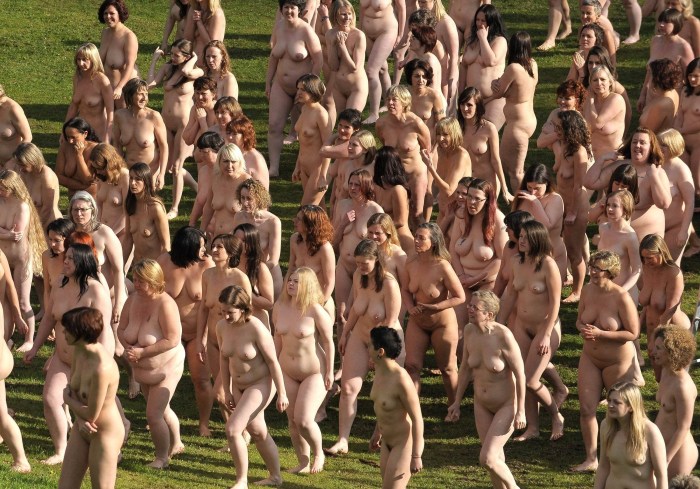 A lot of naked female asses