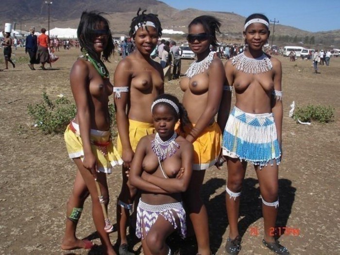 Demonstration of naked boobs
