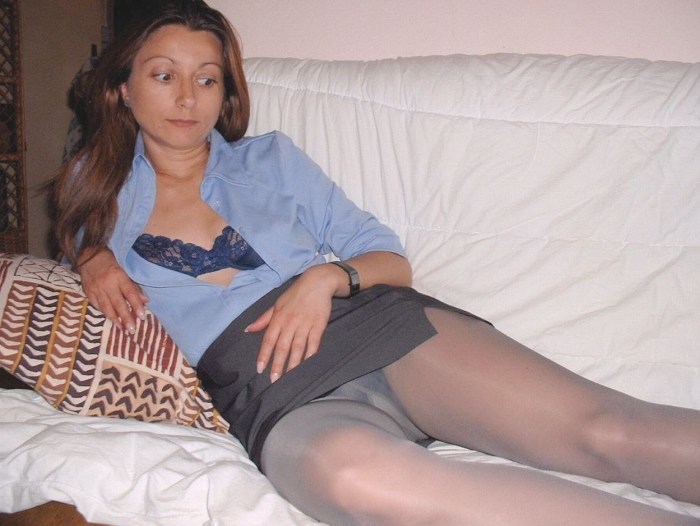 Home photo shoot of wife tights